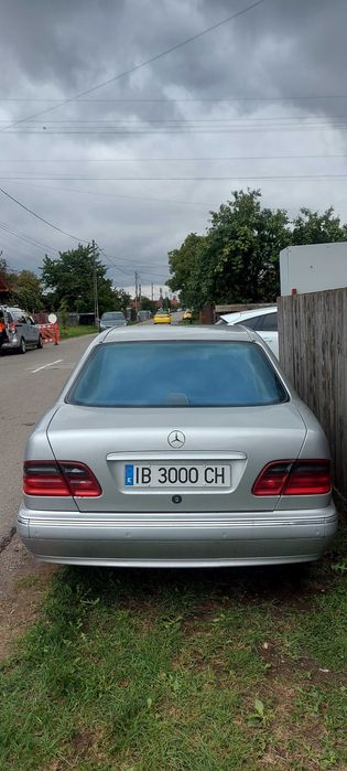 MERCEDES BENZ E 420    1996
