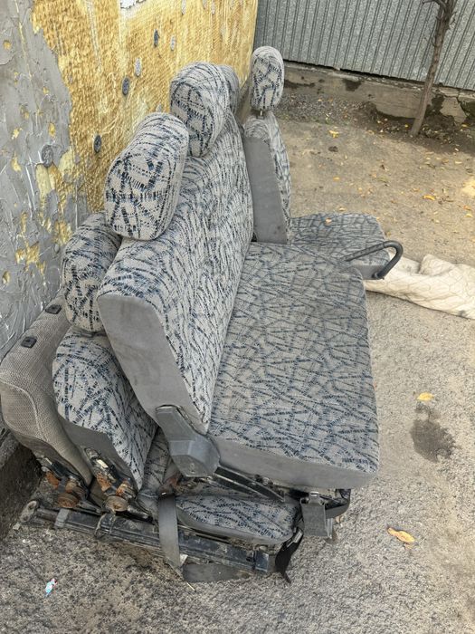 Сиденья на Делика квадрат