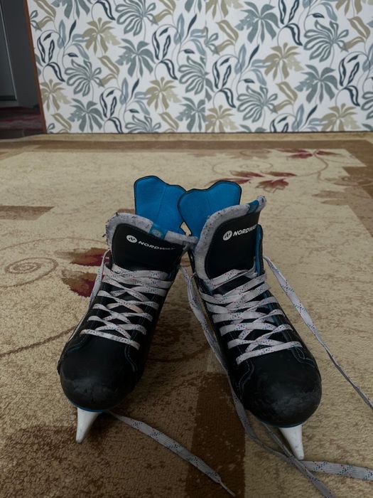 Продаем коньки подростковый размер