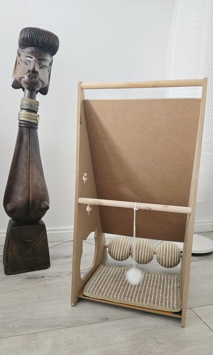 SCĂRPĂTOR pentru PISICI din Lemn Natural - Design