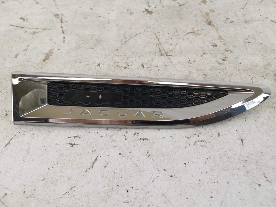 Ягуар Е-Пейс / Jaguar E-Pace [ Декоративен елемент за десен калник, ор