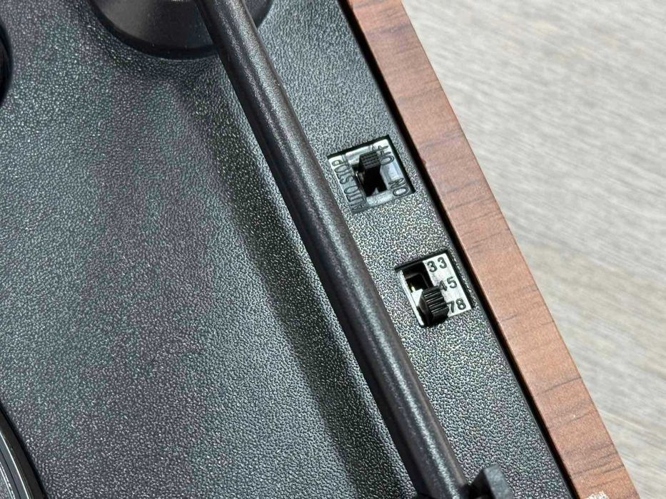 НОВ! Грамофон Crosley Urban Outfitters Limited Edition