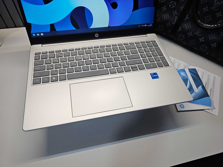 ПРОДАМ HP Laptop 15-FD0356NIA Ноутбук Core™ i5-1334U 13-ПОКОЛЕНИЯ.