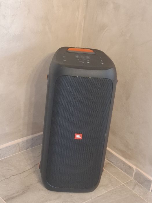 Продава JBL 310..