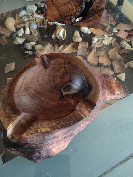 Дефектен пепелник за пури