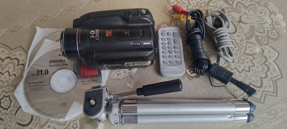 Продается видео камера HDD Canon 60gb