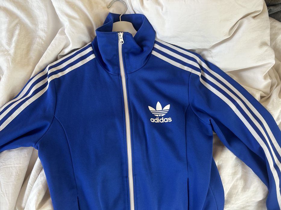 ADIDAS суитчър (чисто нов)