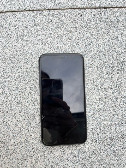 ПРОДАВА СЕ!!! iPhone11