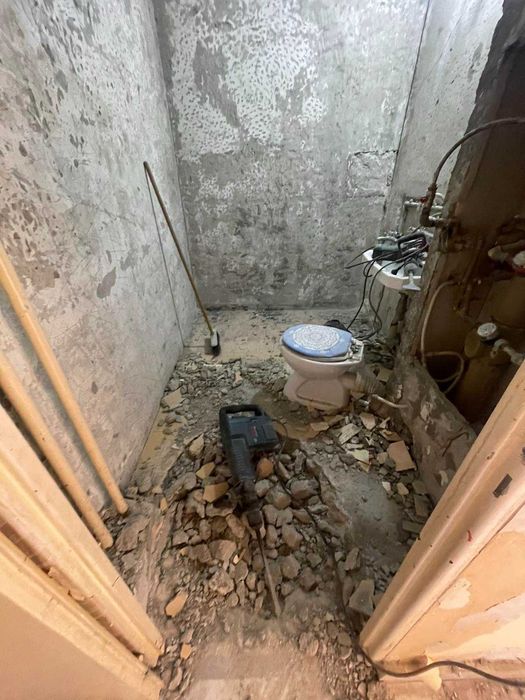 Къртене и извозване на бани, кухни и всичко останало
