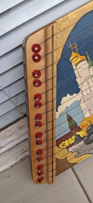 Стар френски микрофон и цитра