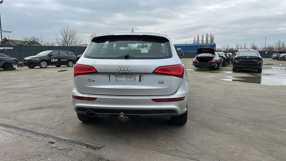 Dezmembram Audi Q5 QUATTRO 4X4  , an 2012 , 2.0 TDI Motor CGLC, Manual