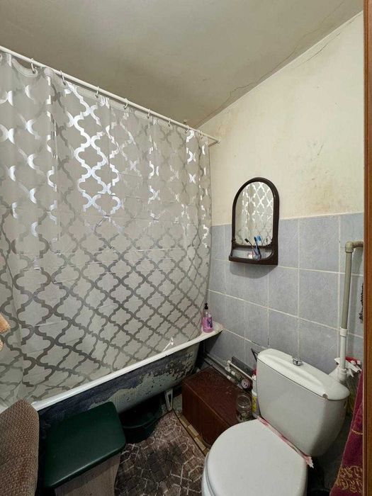 S Продам 2-х ком по Республике ( 1 мкр) , 1/5 этаж, неугловая - Więcej