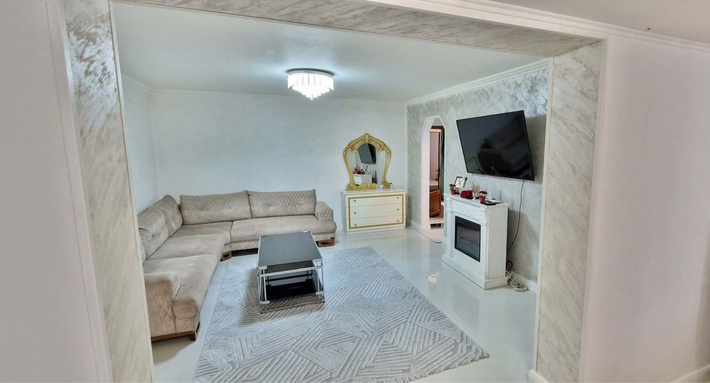 Vand  apartament 3 camere + gradin, complet mobilat si utilat!
