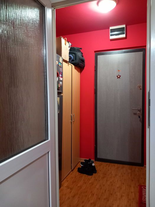 vand sau  schimb garsoniera cu apartament +diferenta