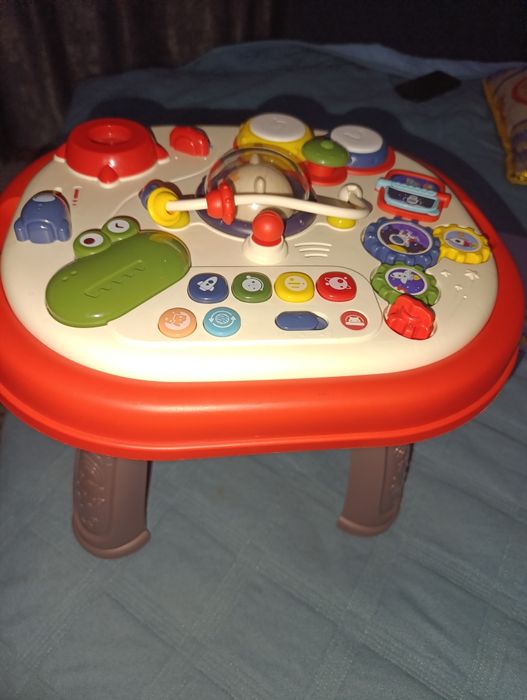 Развивающий столик. Многофункциональный