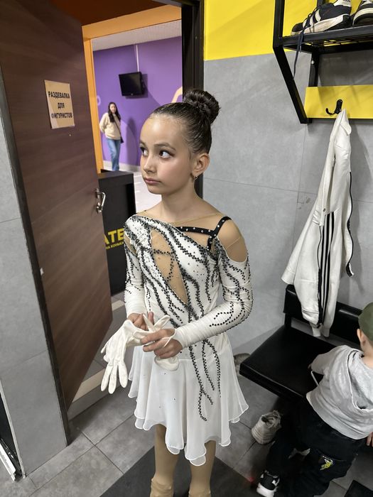 Продам платье для фигурного катания