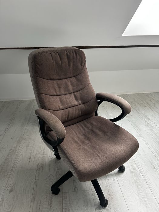 Scaun de birou ergonomic, foarte confortabil, stare bună
