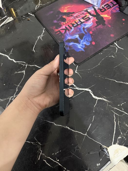 Продам iPhone 13 128g