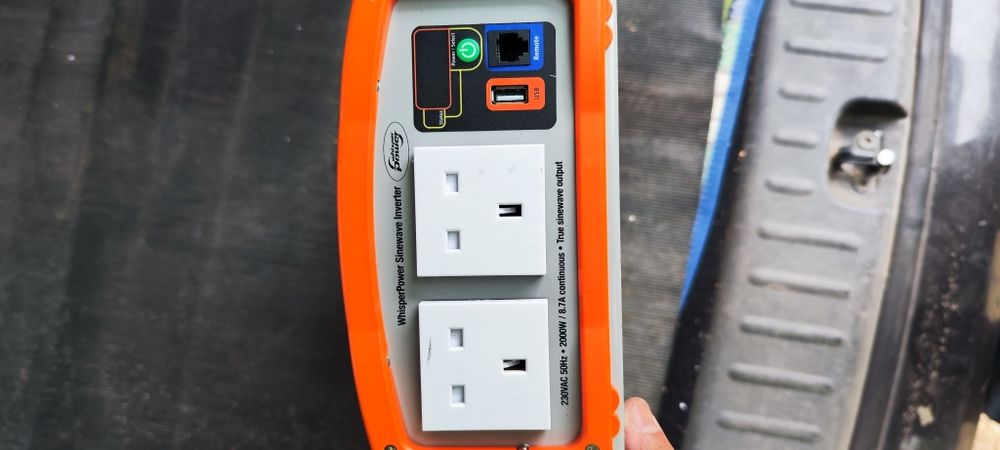 Invertor 12v 2000w whisper power wp sine 12/2000w