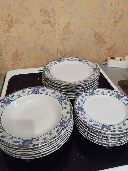 Продам набор тарелок Польша