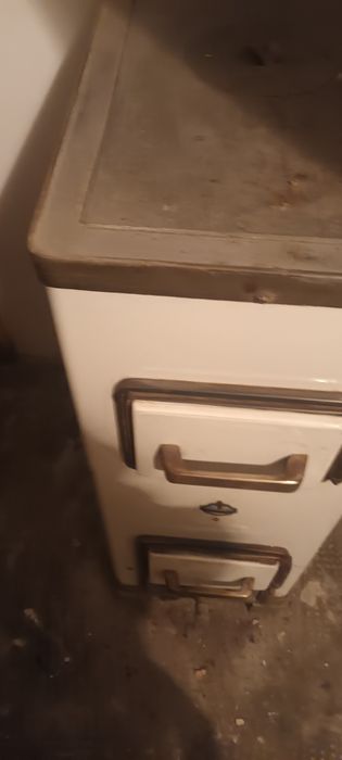 Cuptor încălzire captusita cu cărămidă samota pe lemne sau gaz.