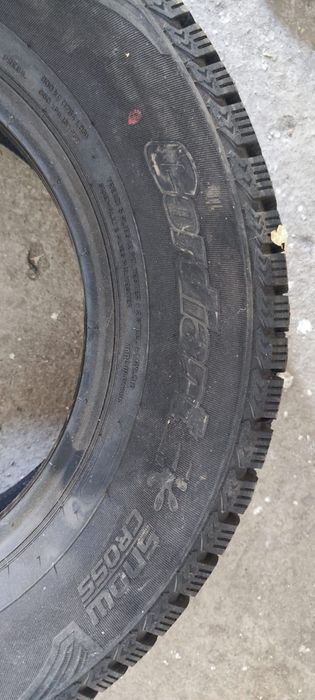 Продам зимнию резину.
