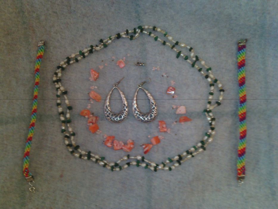 Обеци от морски миди, бижута с полускъпоценни камъни