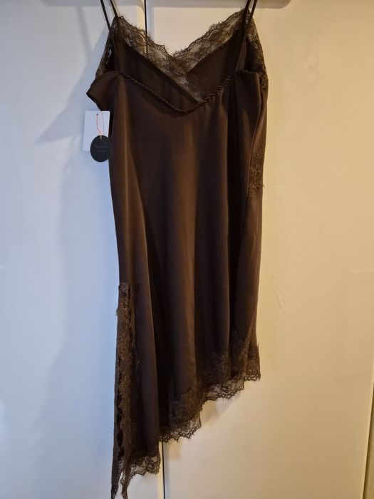 Комплект сатенена рокля с пуловер или жилетка