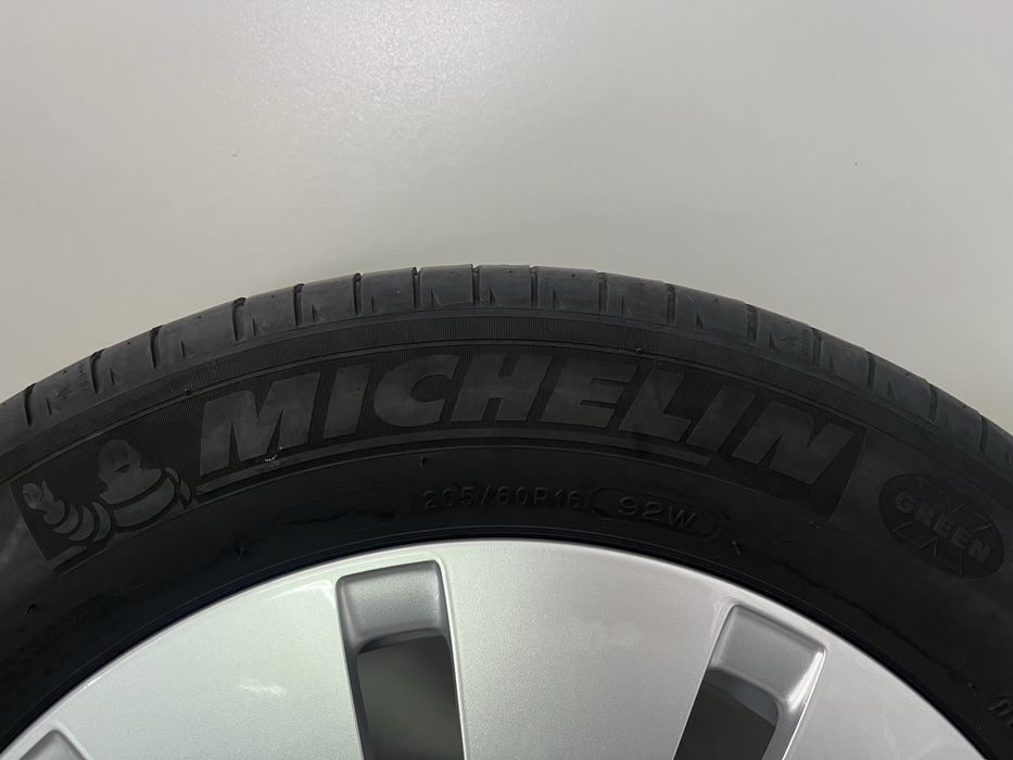 Оригинални джанти 16 цола 5х112 за Мерцедес Ц-класа с гуми 205/60/16