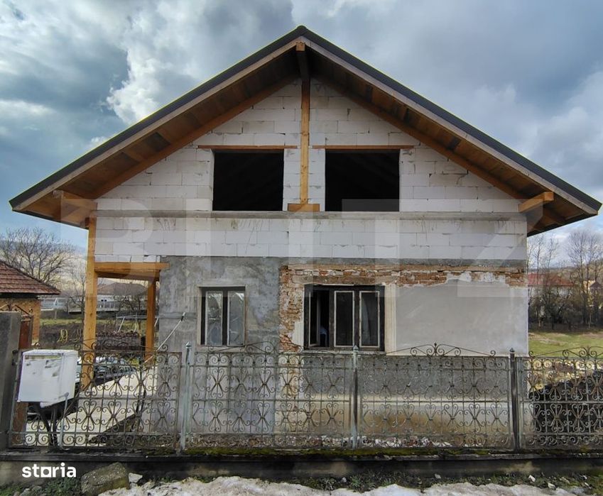 Casa taraneasca cu 180 mp utili si teren de 1360 mp, Aschileu Mare