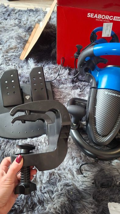 Волан и педали за игри