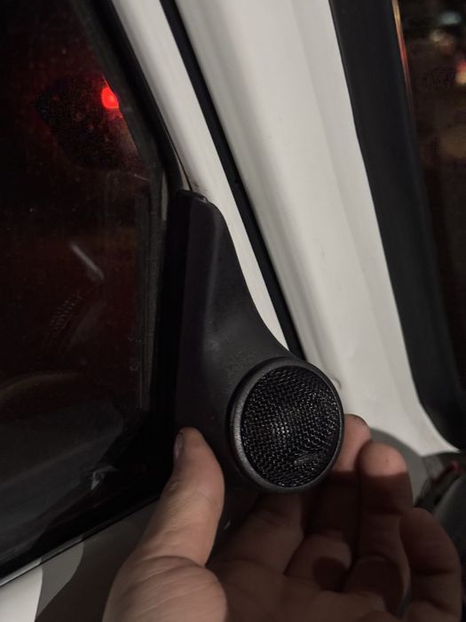 Damas ga pishalka uchun podyum (avtozvuk)