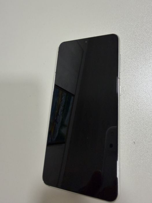 Samsung Galaxy S21 (8/256 GB)