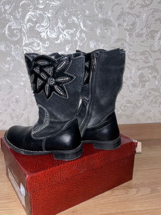 5000теңге Сапоги зимние.Для девочки размер 34