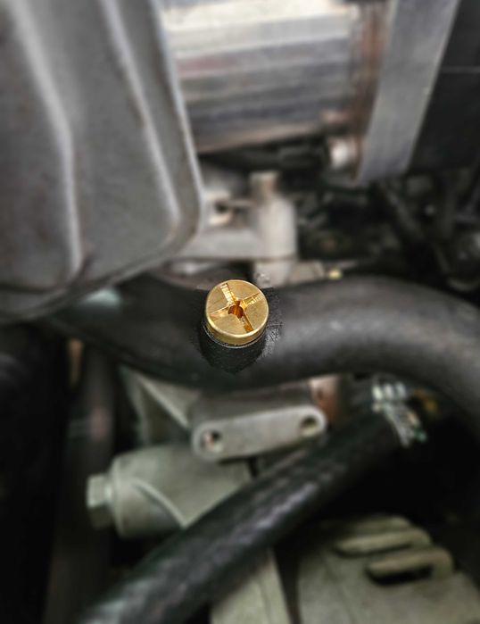 Винт на Клапан за Обезвъздушаване на BMW