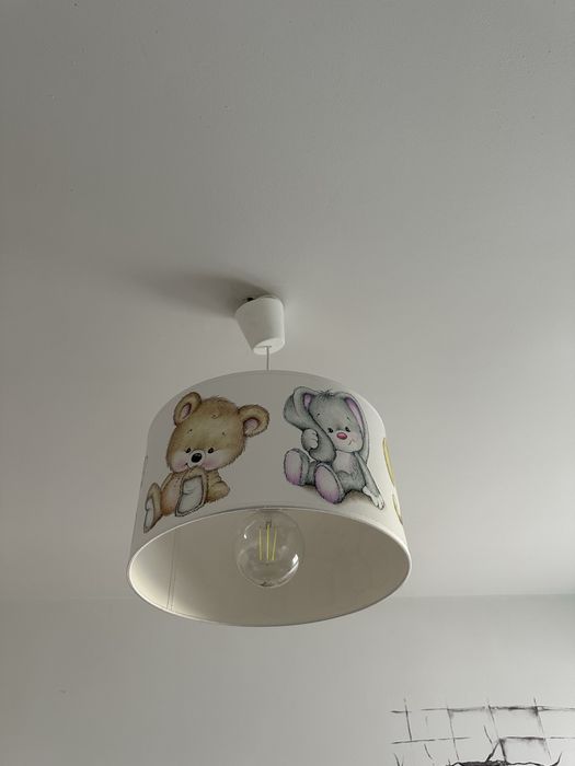 Lustra perfecta pentru camera copil