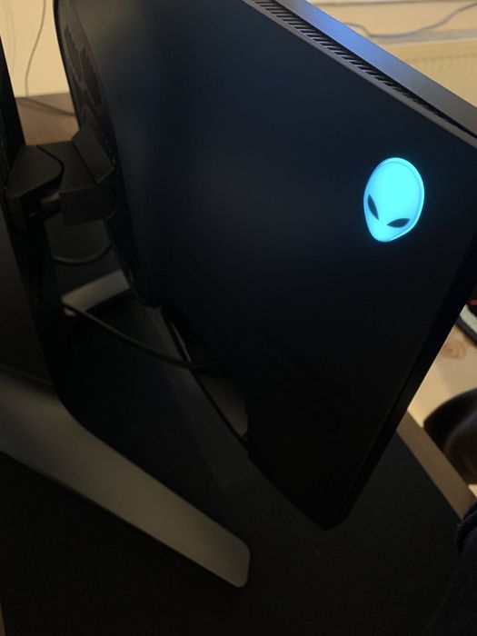 Monitor Alienware Gaming AW2521HFA 24.5 inch FHD AHVA-IPS 1 ms 240 Hz FreeSync Premium & G-Sync Compatible, blac, iluminare Alien FX ambilight