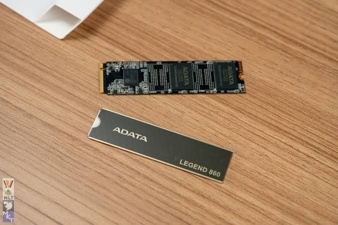 Vând SSD ADATA Legend 860 (1TB) (NOU)