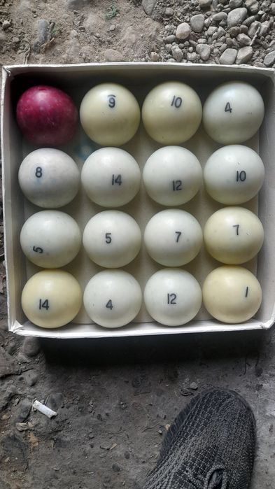 Бильярдный шарики