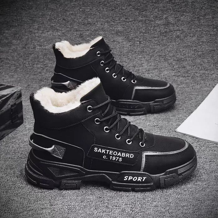 Erkaklar oyoq kiyimi