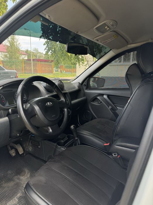 Лада гранта 2014 года, в идеальном состоянии