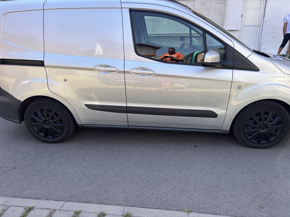 Ford transit courier