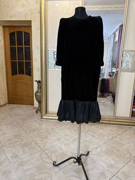 Платье бархатное