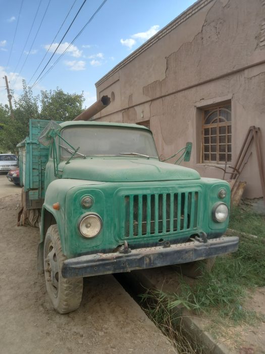 Газ 52  бензин 84 йил документ тах срочно сотилади