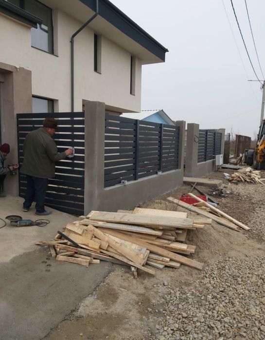 Meșter la garduri cu experiență în domeniul de peste 15 ani în constru