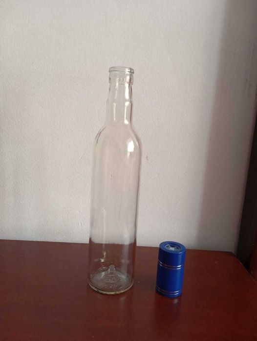 Гуала бутылки с пробкой