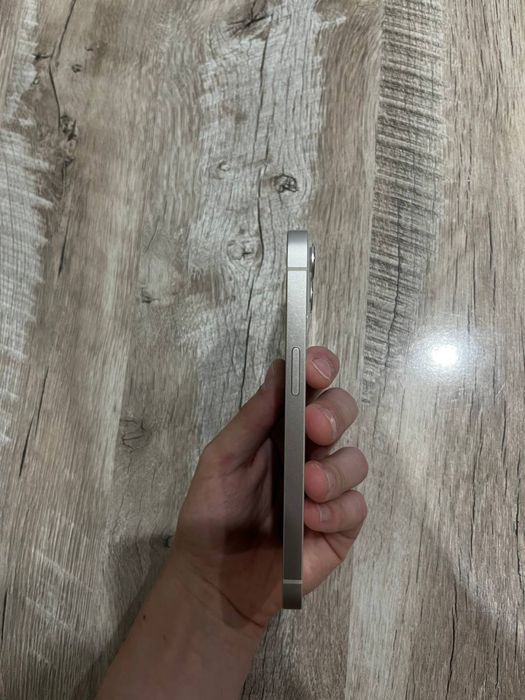 Продаю iPhone 13