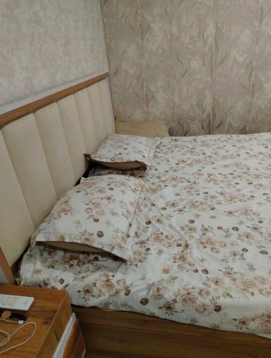 Продаю дом коттедж в общем два дома на участке 8 комнат разделенный