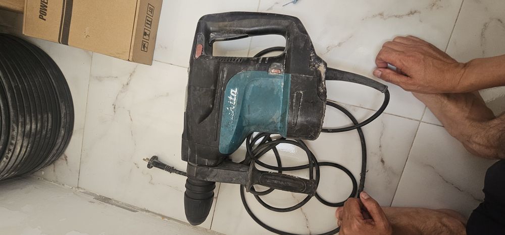 Перфоратор Makita