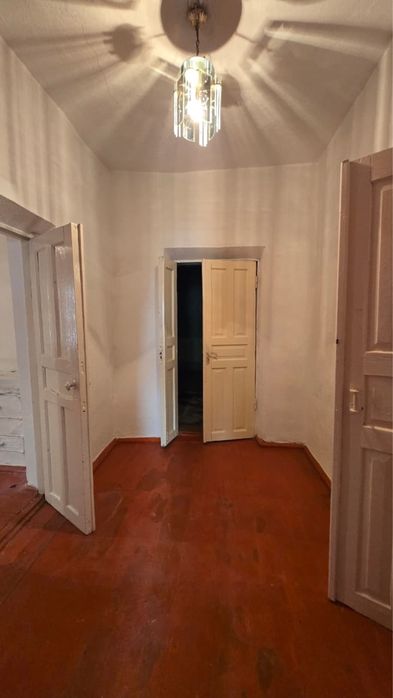 Үй сатылады 10 соттық жерімен
